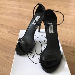 Steve Madden Black Patent Stecy Dress Sandal